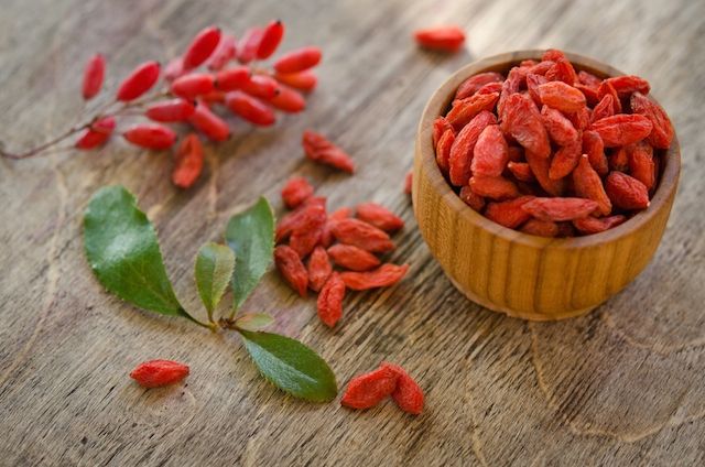 benefícios das frutas vermelhas nutriela goji berry