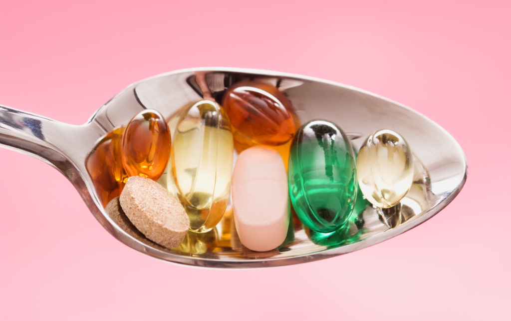 Hora certa: saiba a maneira ideal de tomar vitaminas e nutracêuticos